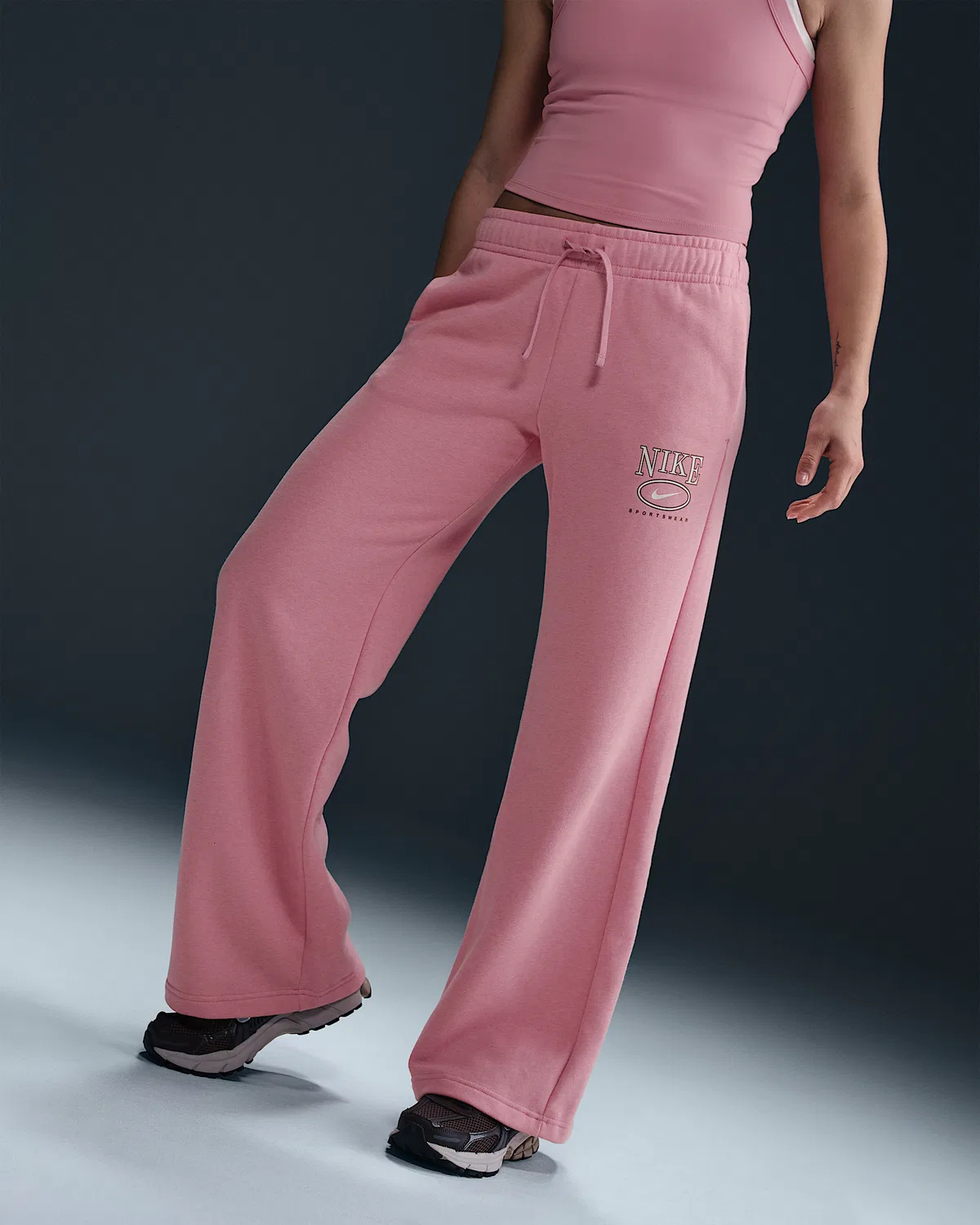 Женские широкие штаны со средней посадкой Nike Sportswear Club Fleece, Elemental Pink/Heather/Sail — фото 2