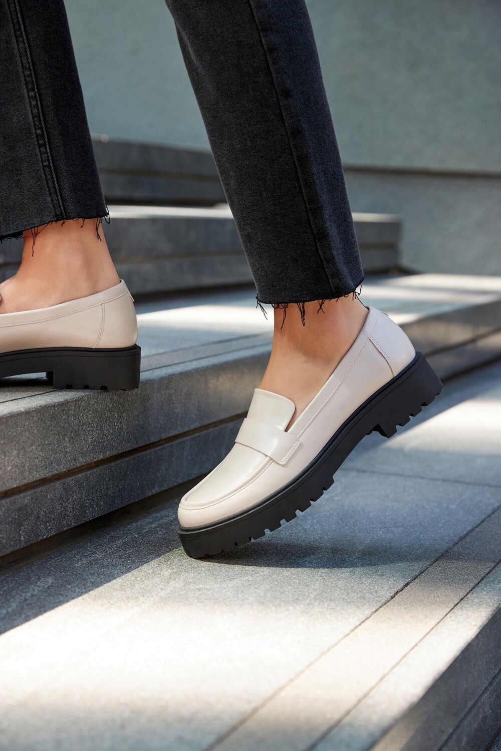 Лоферы Forever Comfort на толстой подошве Next, белый