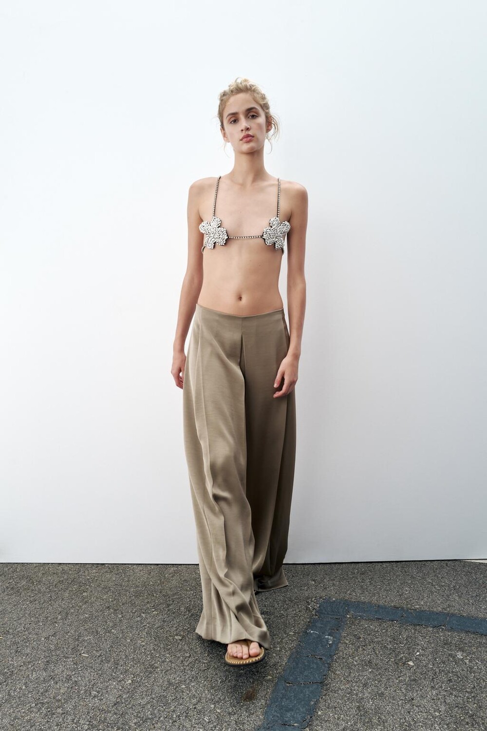 

Широкие атласные брюки ZARA, серый