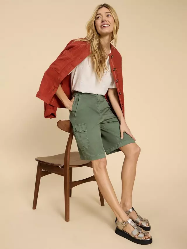 

Шорты White Stuff Everleigh Cargo, цвет mid green