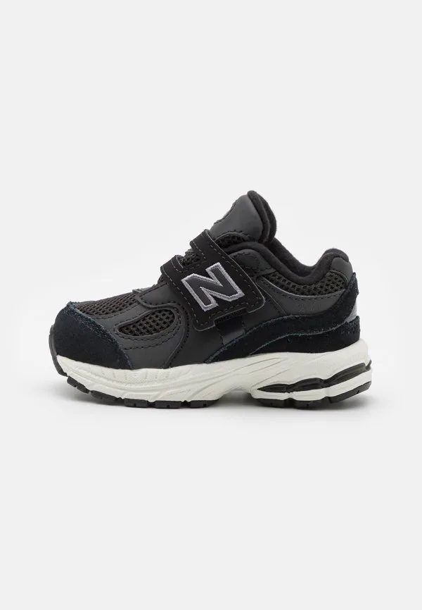 Унисекс кроссовки для ходьбы 2002 года New Balance, Black
