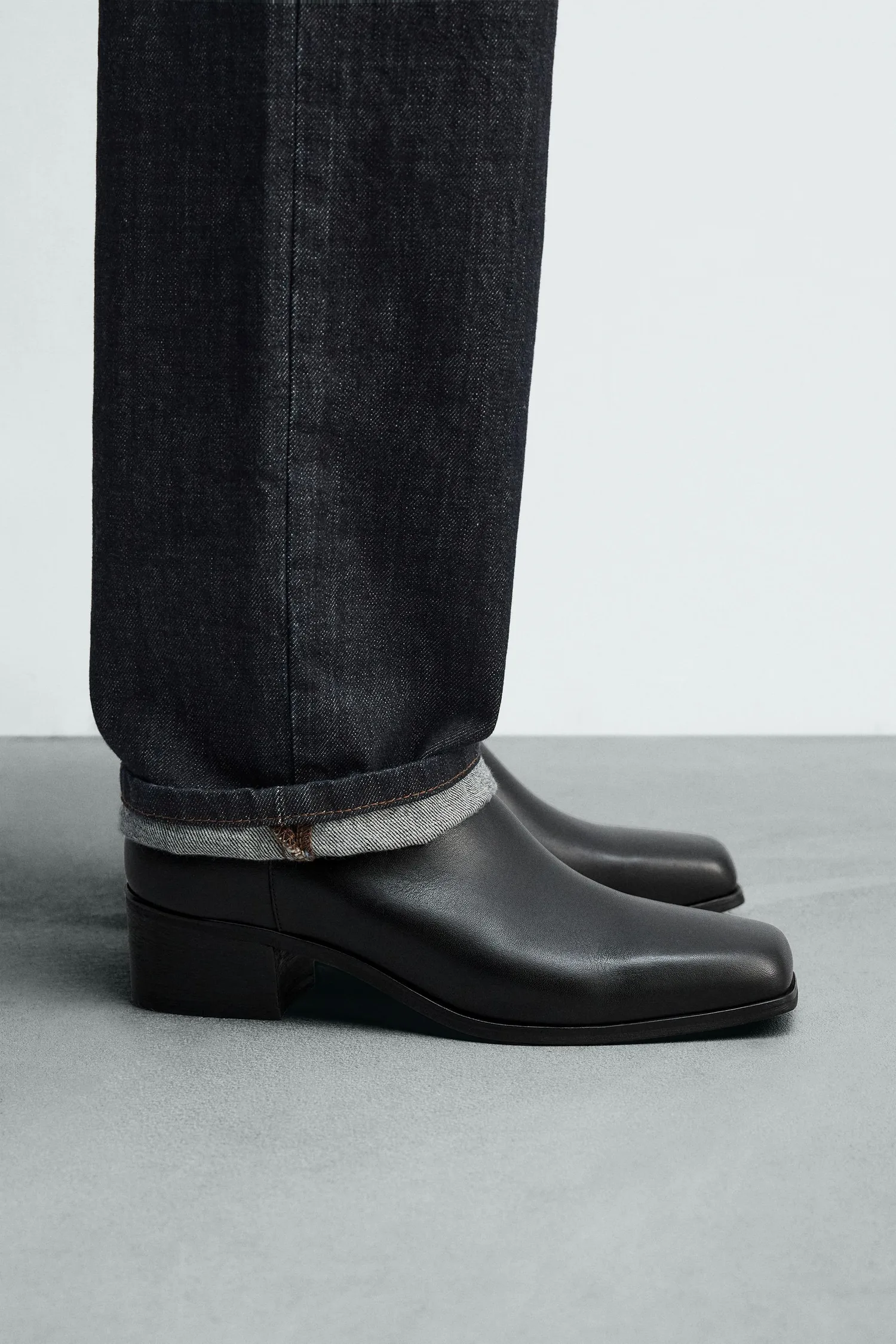 Элегантные кожаные ботинки Zara на каблуке, черные