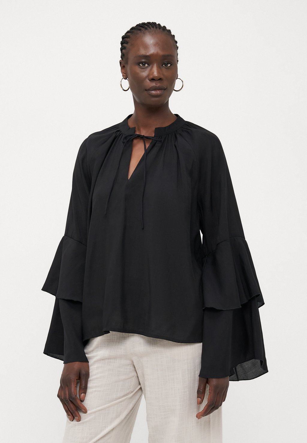 

Блуза VMCLARA FRILL DETAIL Vero Moda Tall, черный