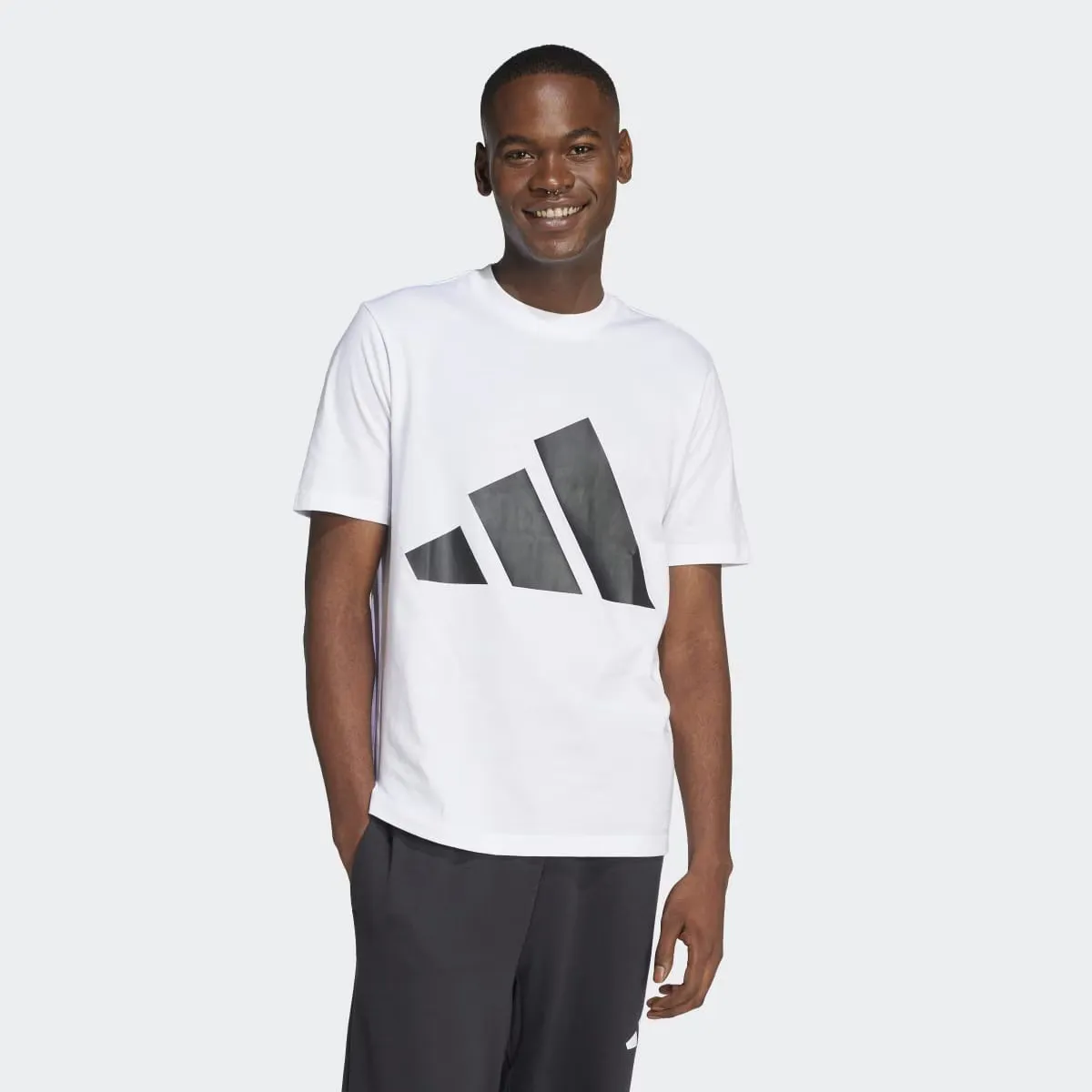 

Мужская футболка Adidas Essentials с большим логотипом, белый
