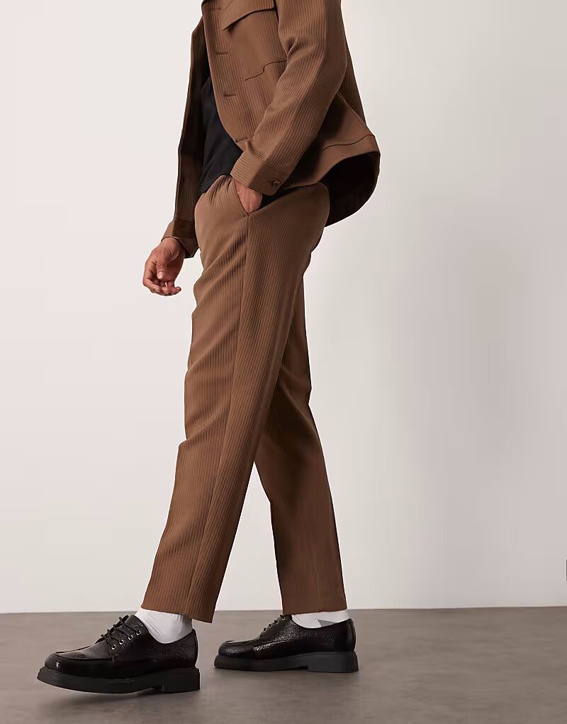 

Зауженные элегантные брюки ASOS DESIGN в коричневом рубчике
