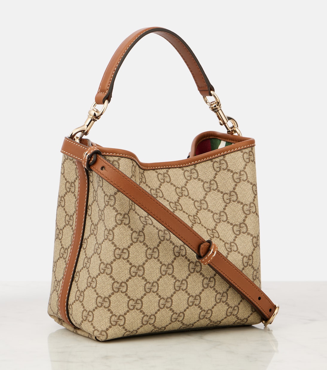 Маленькая сумка-ведро Gucci с принтом GG Emblem — фото 4