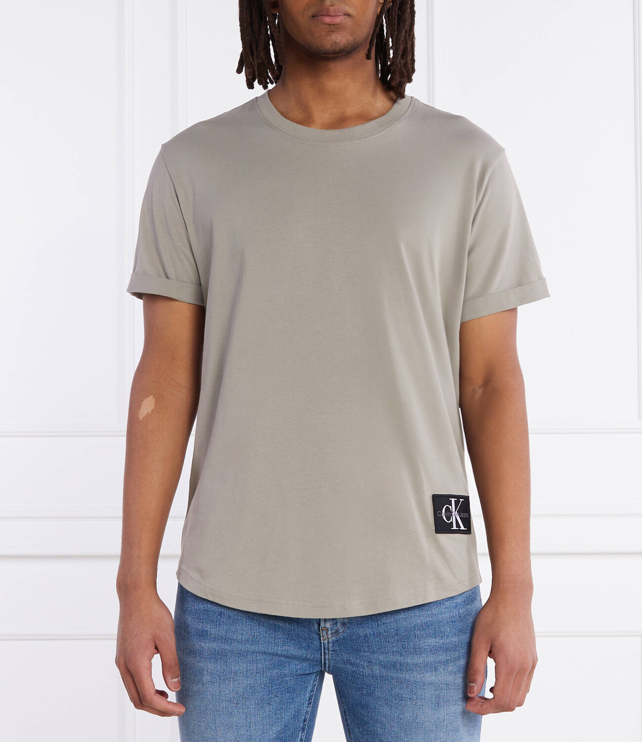 

Футболка CALVIN KLEIN JEANS Regular Fit, серый