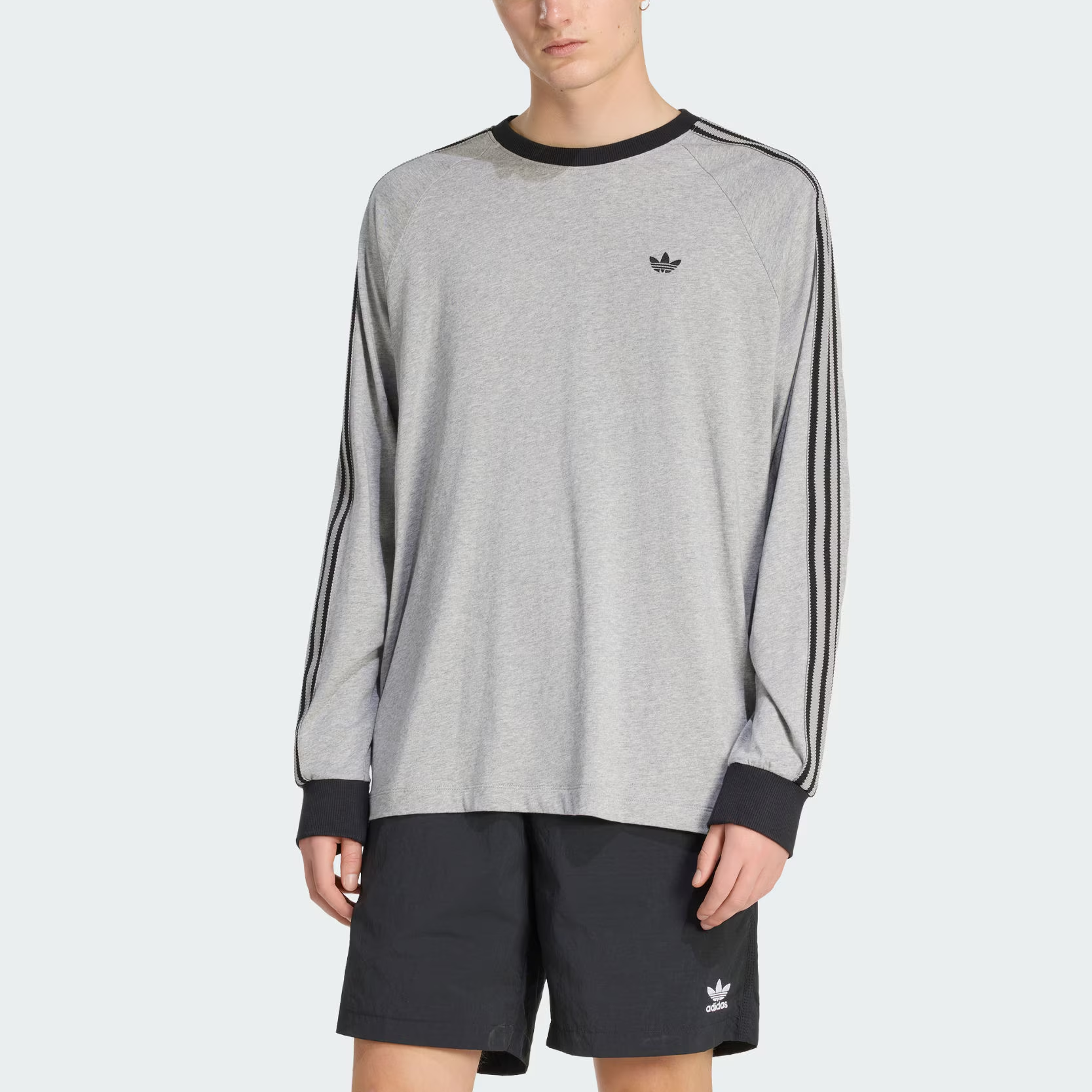 Футболка Britcore Cali мужская Adidas Originals, medium heather серый — фото 3