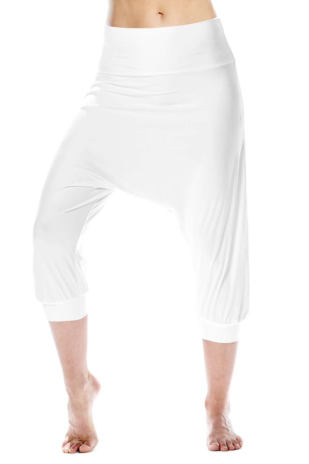 

Спортивные брюки Winshape Functional Light and Soft 3/4 Harems HP201LS, слоновая кость