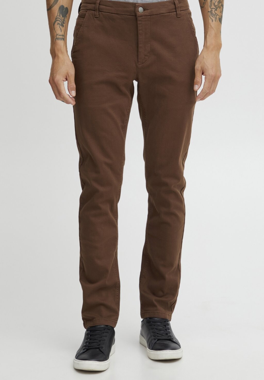

Брюки PHIL HIGH PERFORMANCE Casual Friday, цвет potting soil