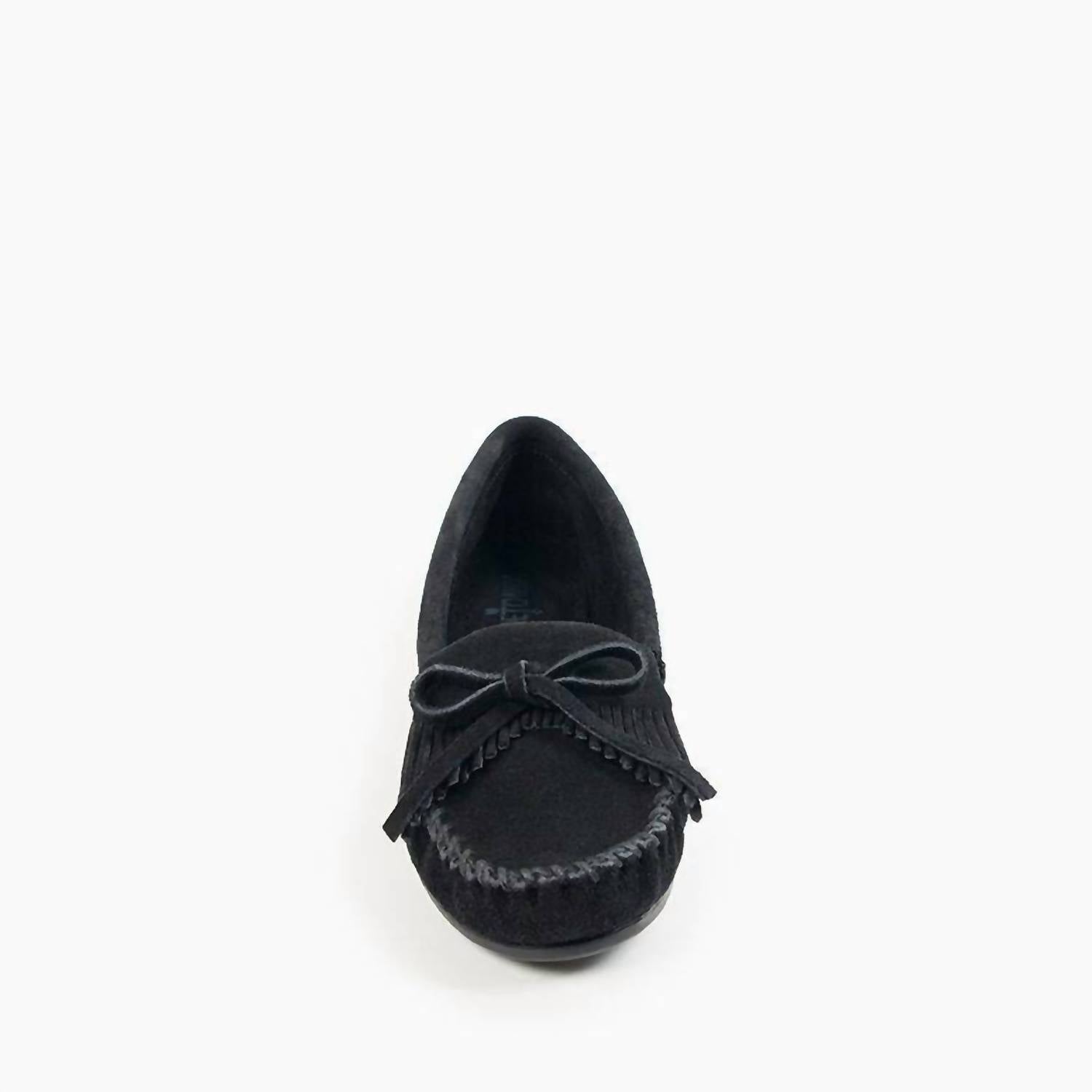 Женские мокасины с килтами на жесткой подошве черные Minnetonka — фото 3