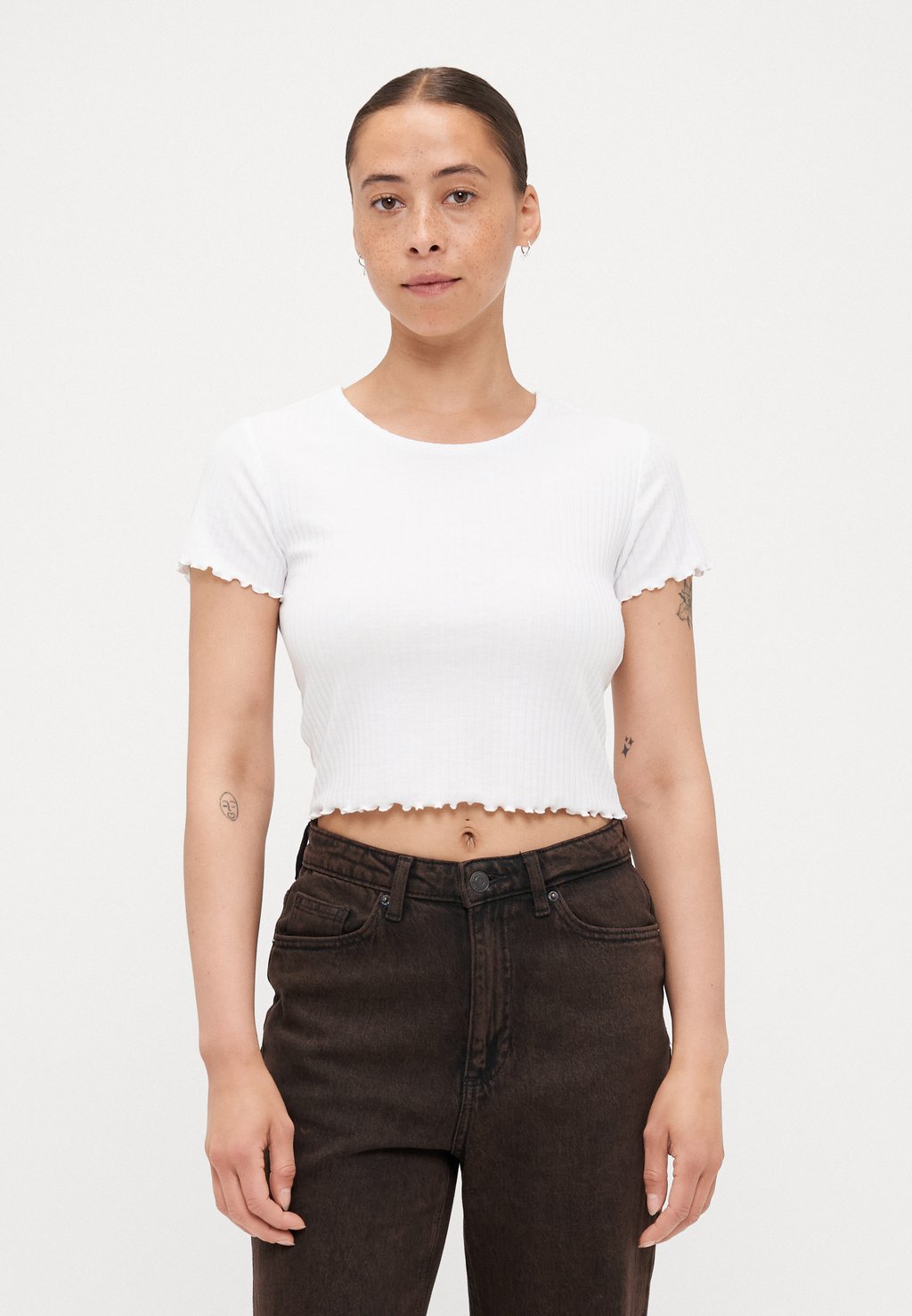 

Базовая футболка ONLEMMA SHORT ONLY Petite, белый