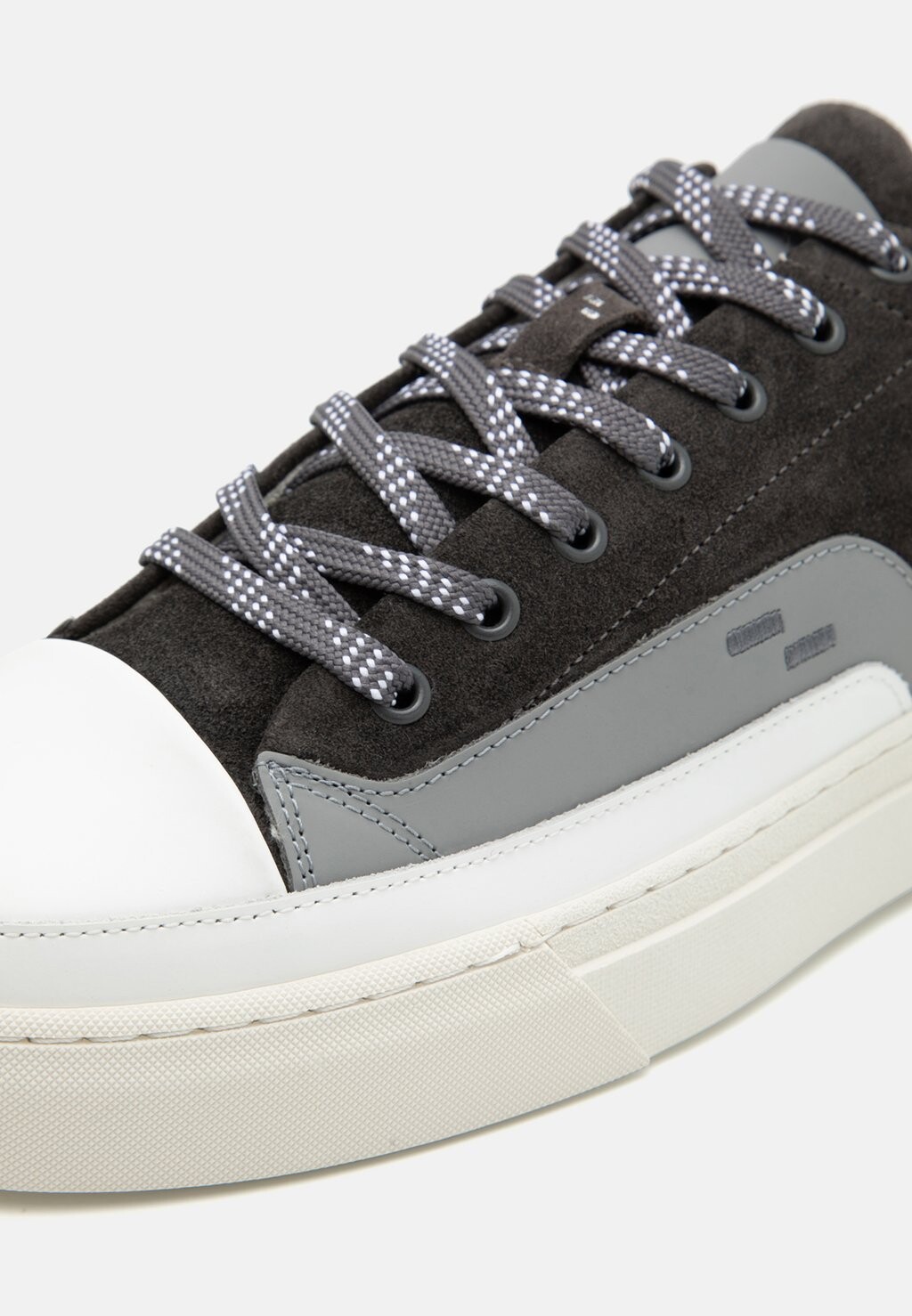 

Кроссовки на шнуровке RIVIERA Filling Pieces, серый