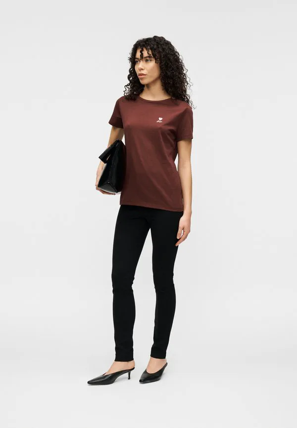 Базовая футболка elove Boss, Dark Brown — фото 2