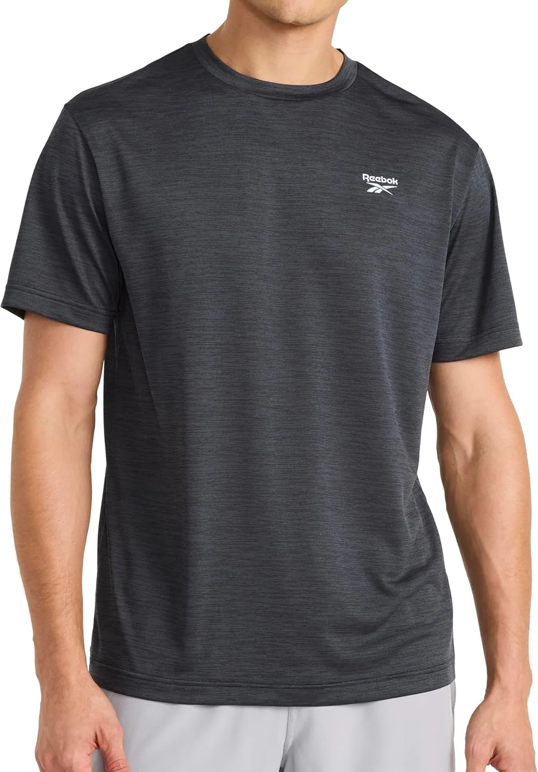 

Футболка Reebok Men's Small Logo, Standard Fit, дышащая