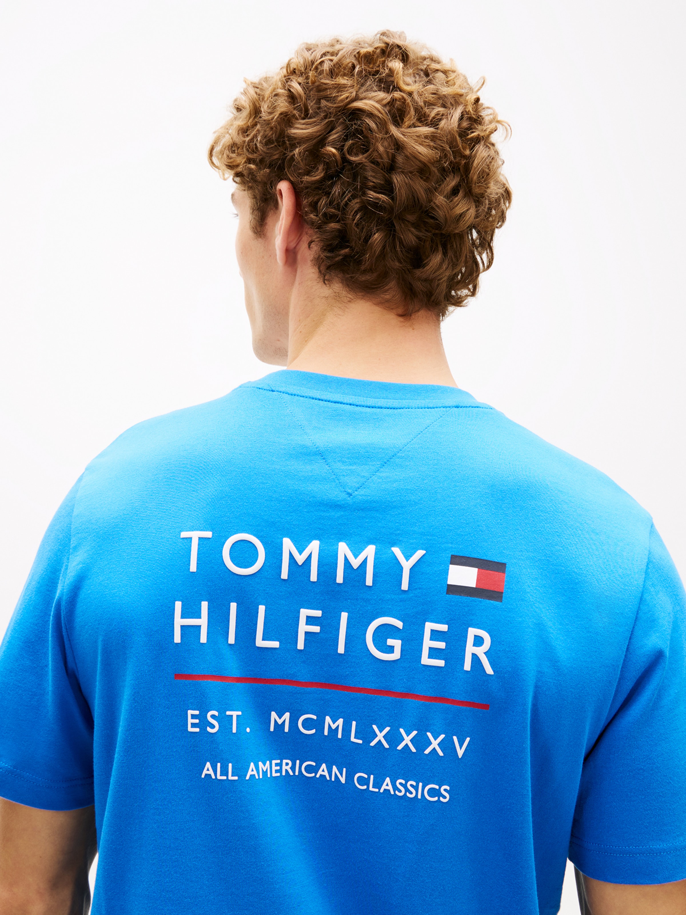 TOMMY HILFIGER Футболка 'BRAND LOVE' в цвете Azure, Dark Blue — фото 2