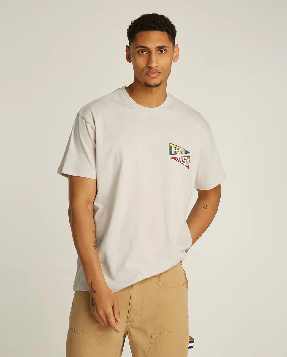 

Мужская футболка свободного кроя с принтом на спине Tommy Jeans, цвет Crema