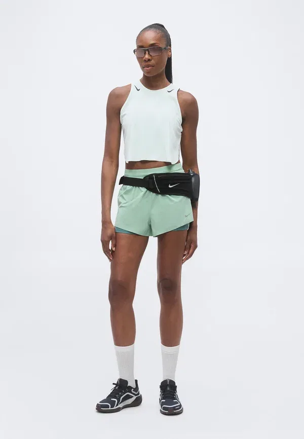 Топ-майка Nike Performance, barely green/black, бледно-зеленый/черный — фото 2