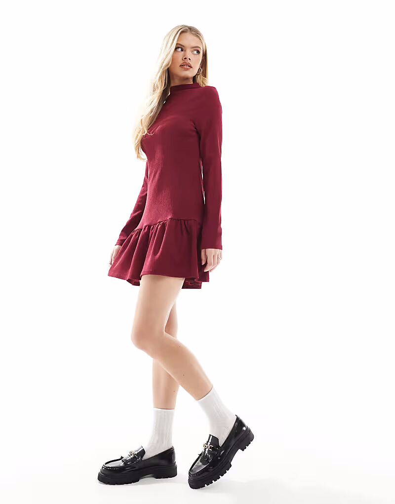 

Платье Miss Selfridge с заниженной талией и оборками бордового цвета