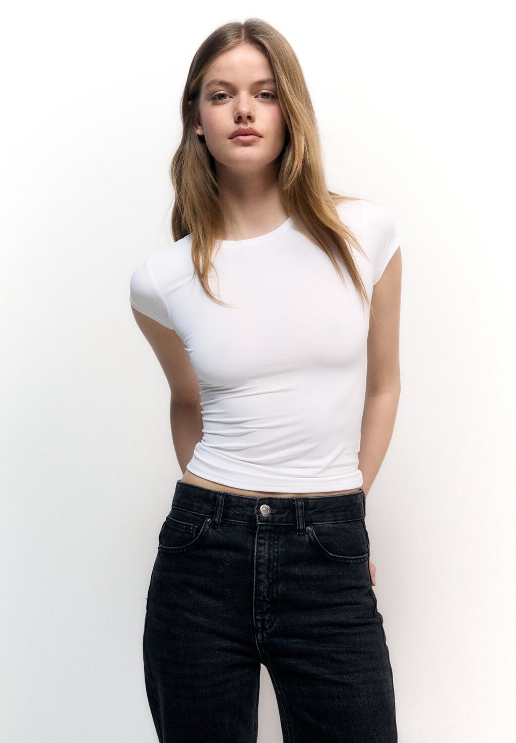 

Футболка базовая SHORT SLEEVE PULL&BEAR, цвет white