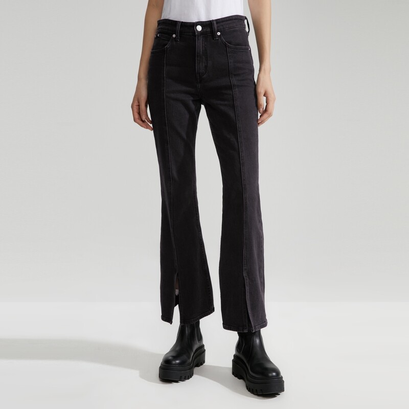 

Джинсы прямые женские Calvin Klein Jeans с микро-расклешенными разрезами, черный