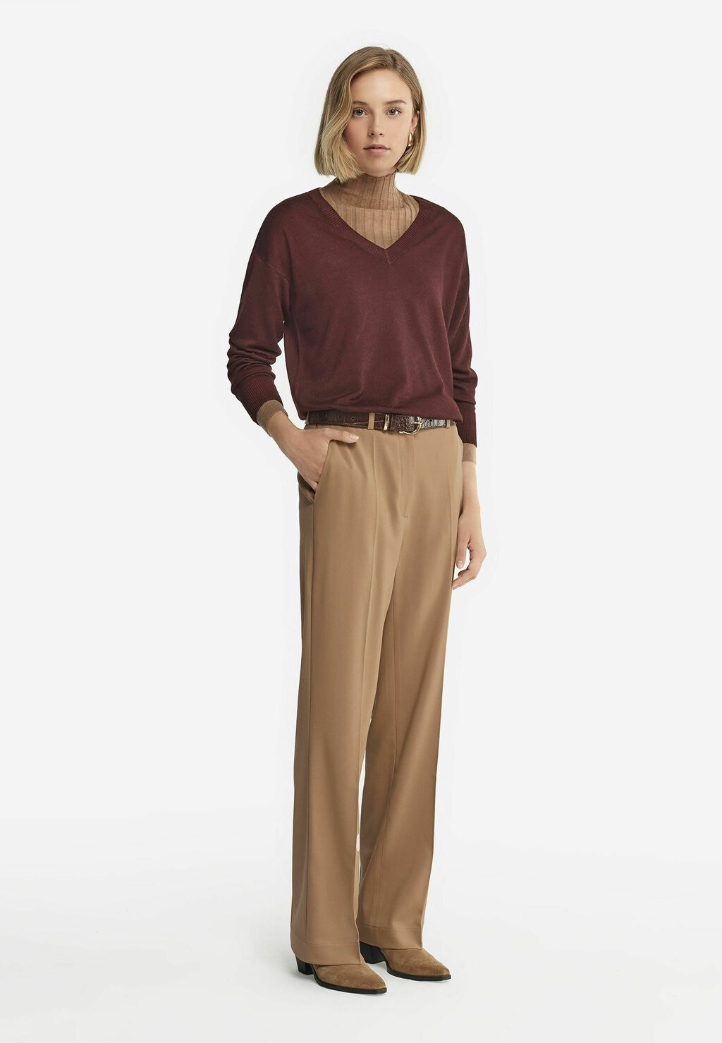 

Джемпер ULTRAFINE V-NECK Falconeri, темно-коричневый