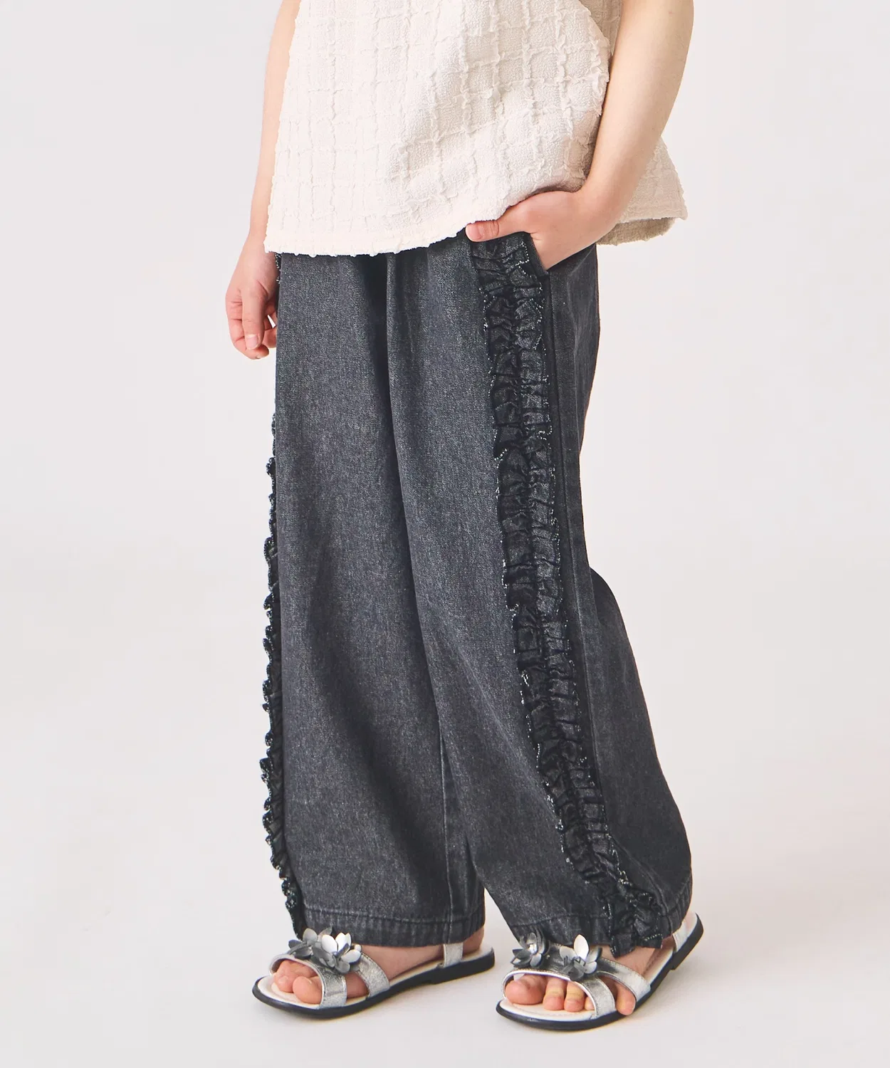 Джинсовые свободные брюки с воланами ever closet, чёрные