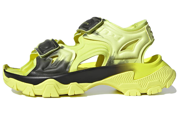 Женские сандалии Hika Outdoor от Stella McCartney X «Frozen Yellow» Adidas