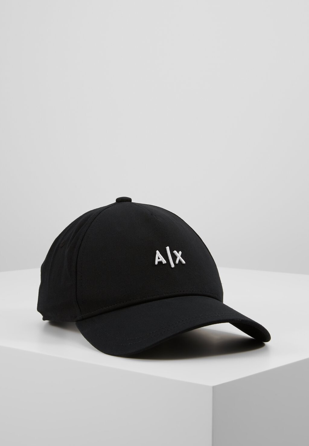 

Бейсболка Armani Exchange
