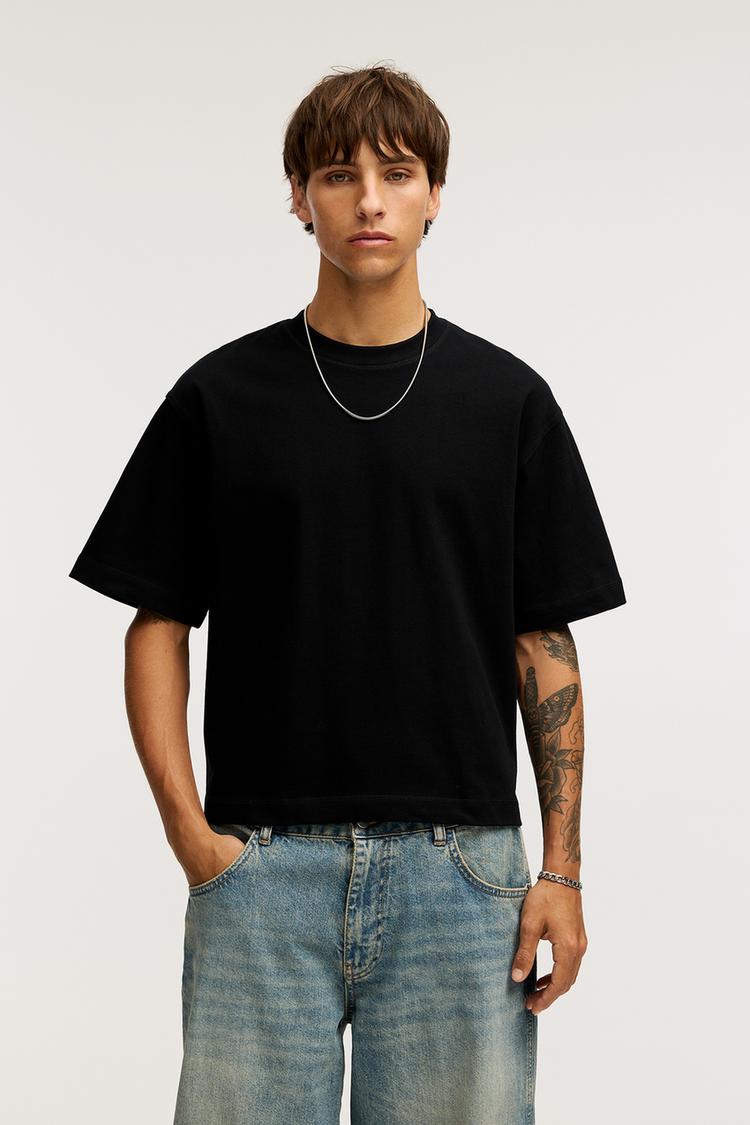 

Укороченная футболка Pull And Bear, черный