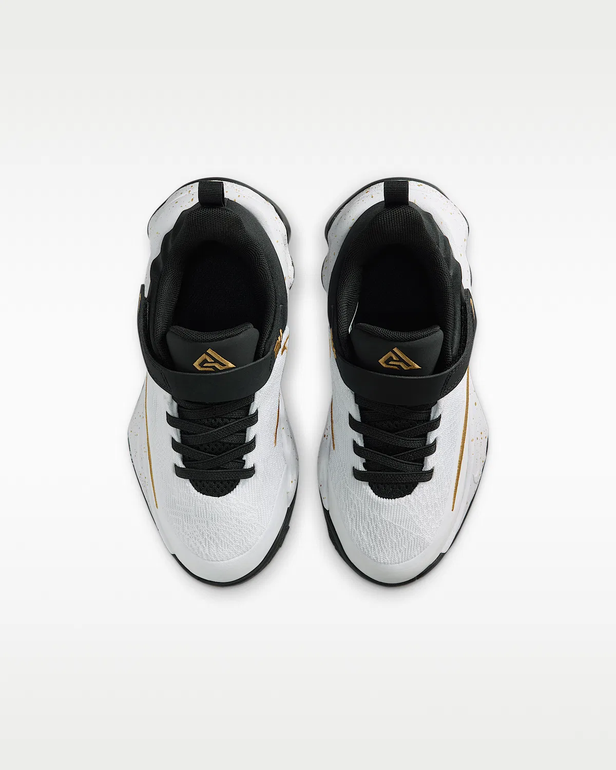 Детские кроссовки Giannis Immortality 4, Black/White/Metallic Gold — фото 4