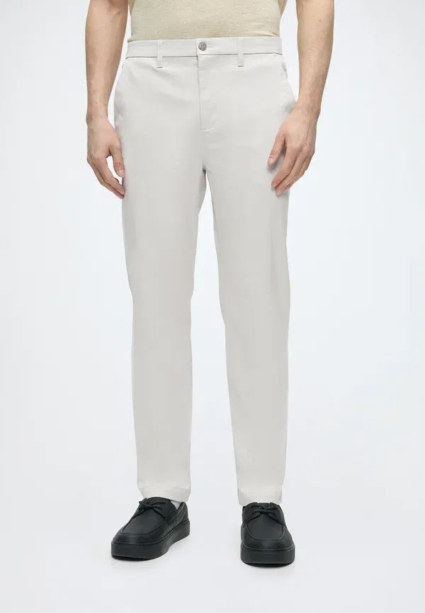 Брюки чинос Calvin Klein, цвет лунный свет