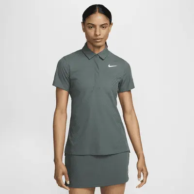 

Футболка Nike Tour, цвет Vintage Green/White