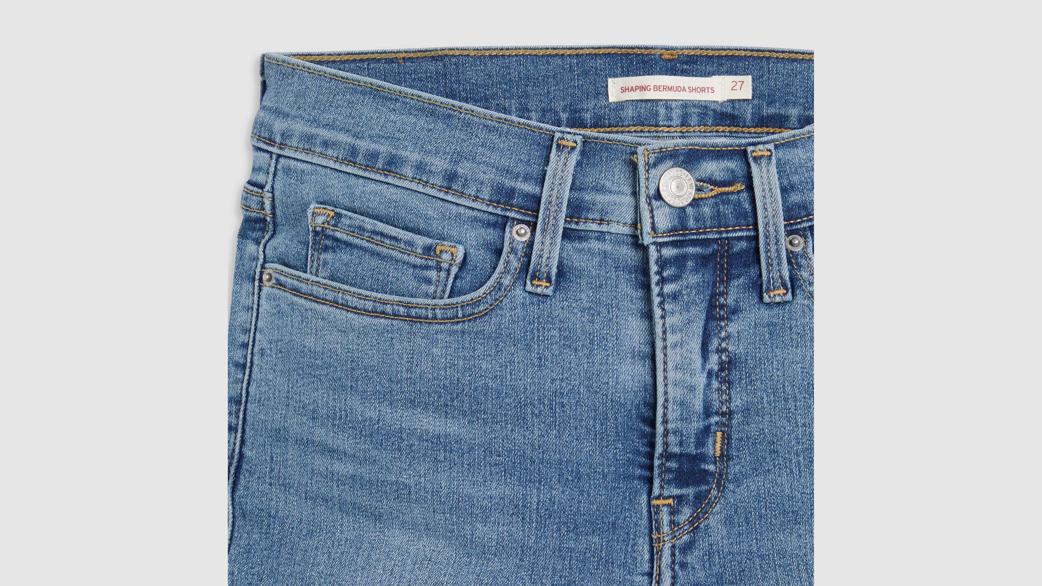 Формирующие женские шорты-бермуды Levi's, цвет Camp Denim Short - Medium Wash — фото 4