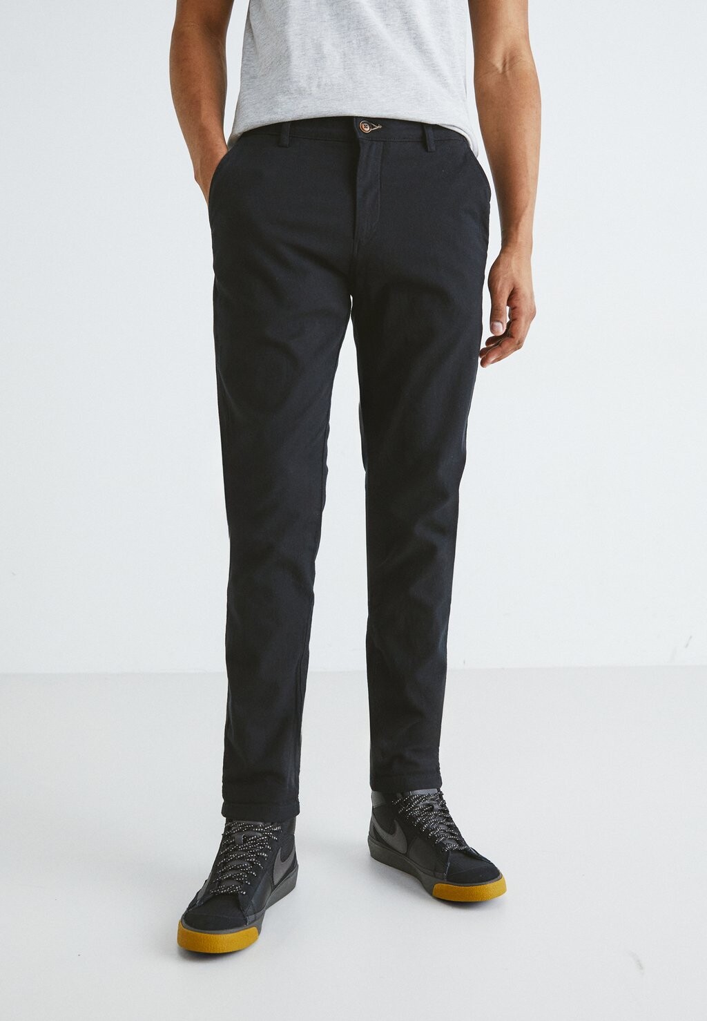 

Чино Jpstmarco Jjfury Jack & Jones, цвет tap shoe
