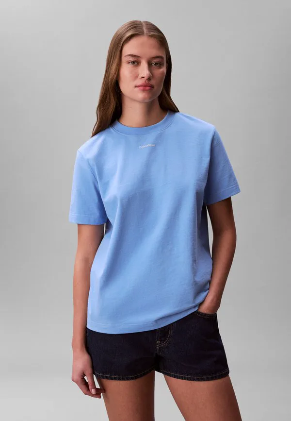 

Классическая футболка с логотипом, базовая футболка Calvin Klein, Blue Descent, Синий, Классическая футболка с логотипом, базовая футболка Calvin Klein, Blue Descent