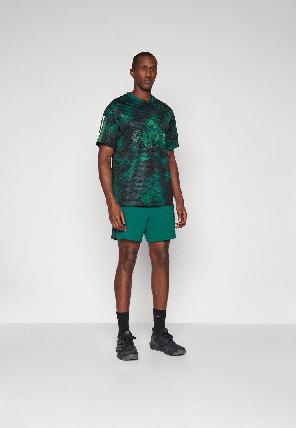 Спортивные шорты Adidas Sportswear, темно-зеленый — фото 2