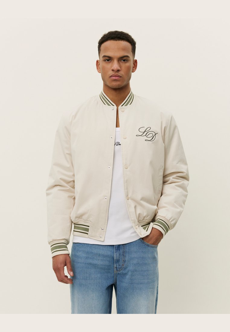 

Куртка-бомбер TECH VARSITY JACKET Les Deux, кремовый