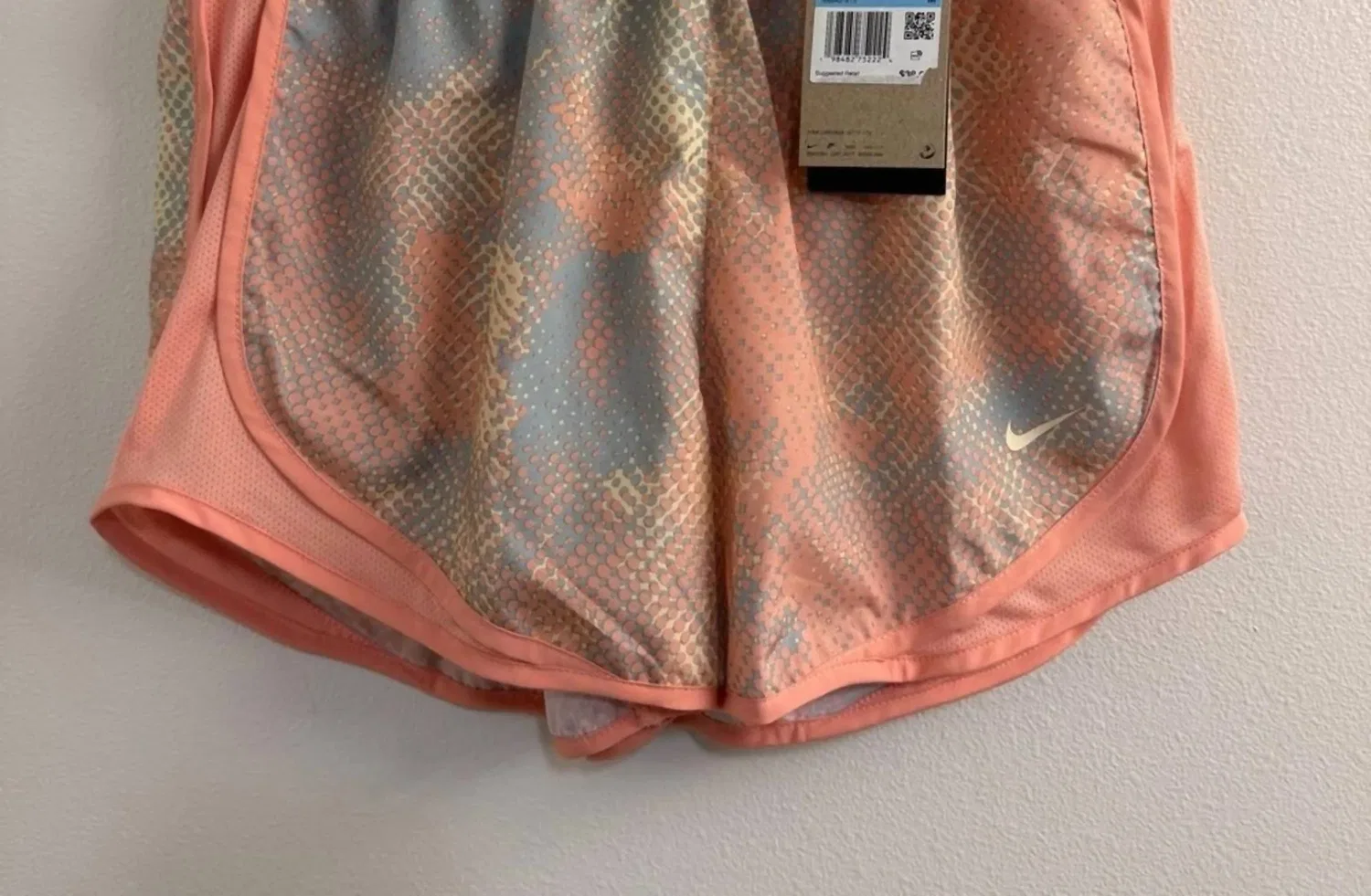 Nike Женские шорты Tempo Lined Dri Fit 3 дюйма, абрикосового цвета — фото 4