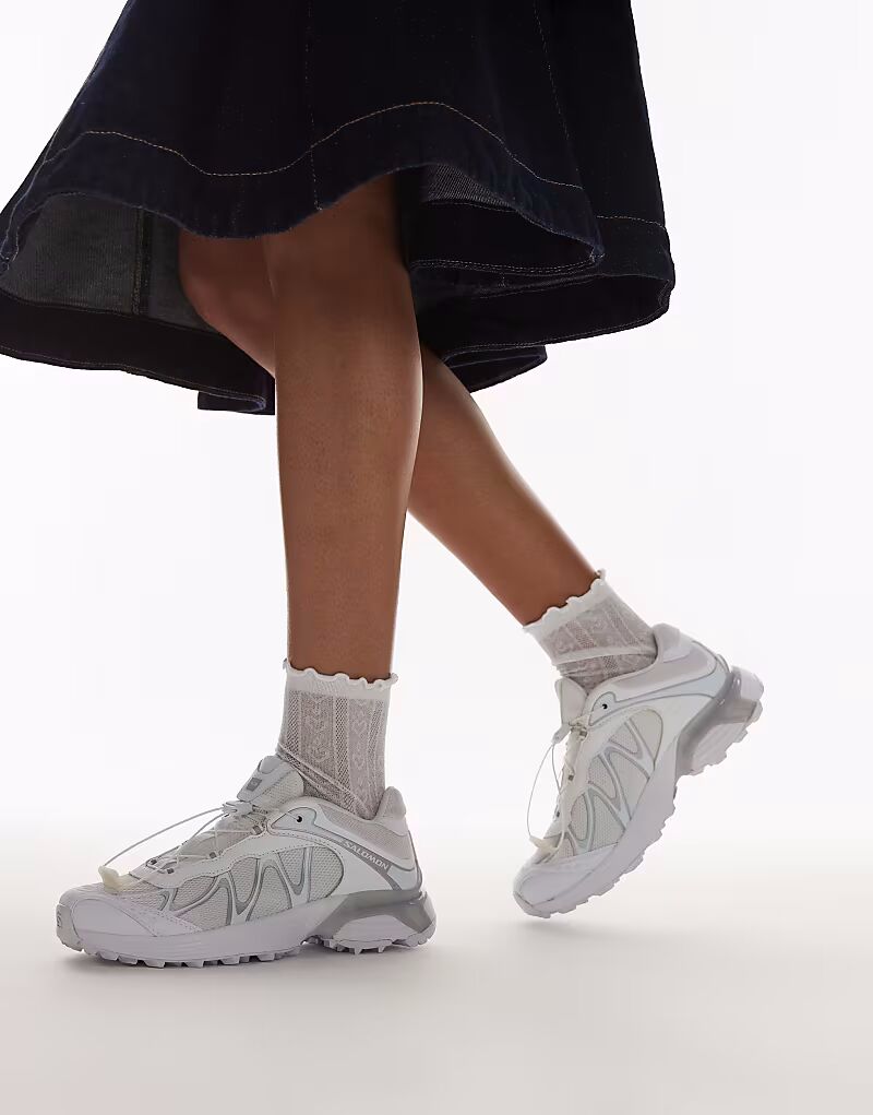 Кроссовки Salomon XT-Whisper белого и серебристого цветов