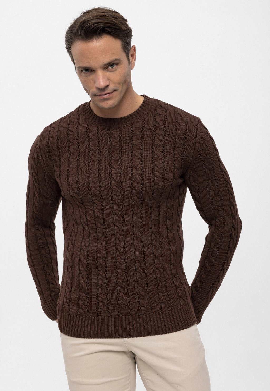 

Свитер Cable Cneck Felix Hardy, цвет dark brown