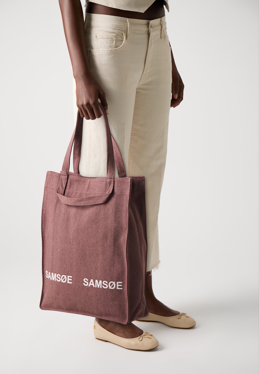 

Сумка-тоут SALUCCA UNISEX Samsøe Samsøe, коричневый