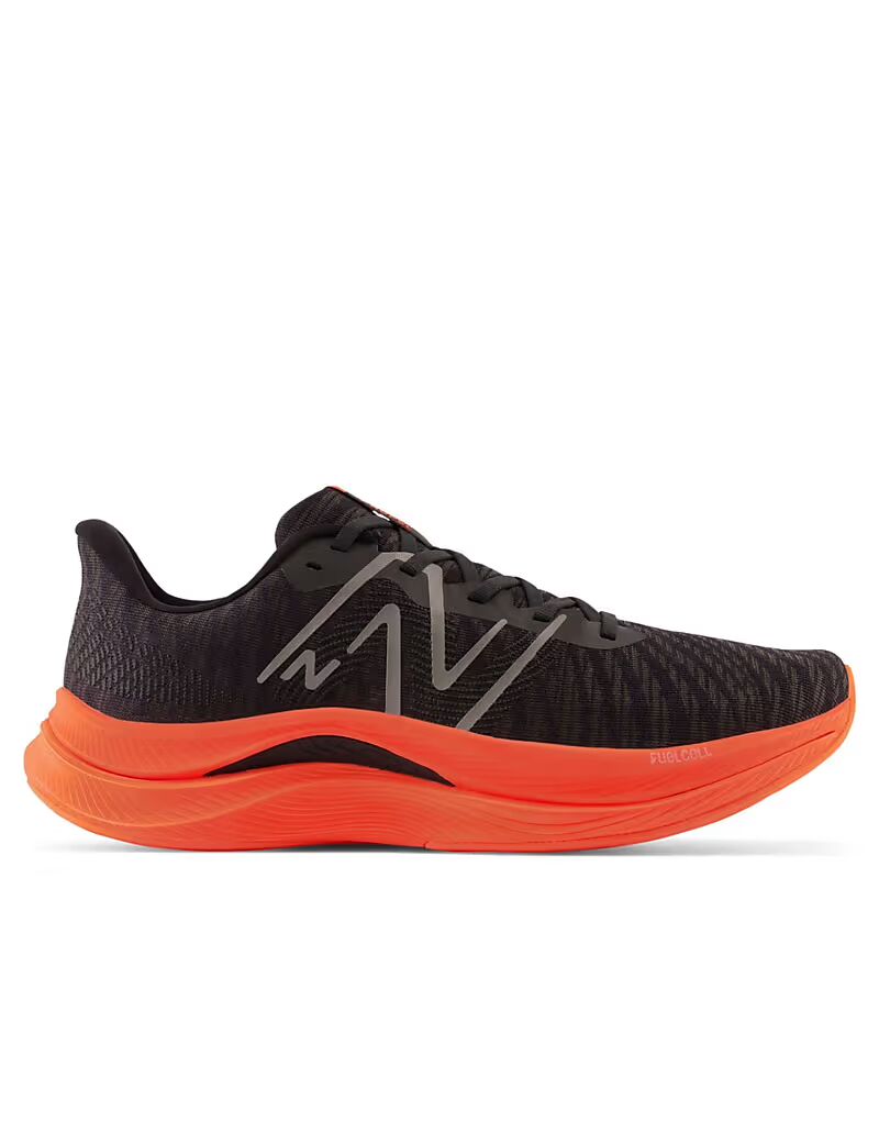 

Кроссовки New Balance Fuelcell propel v4 черного цвета
