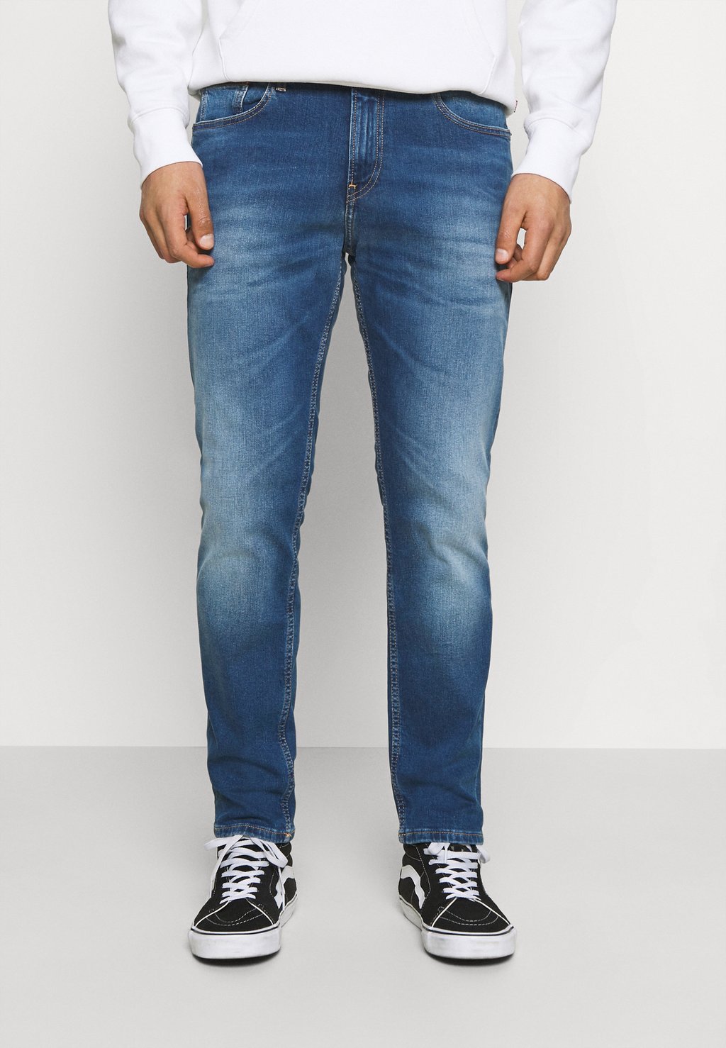 

Джинсы свободного кроя Tommy Jeans RYAN RELAXED STRAIGHT, цвет Wilson Mid Blue Stretch