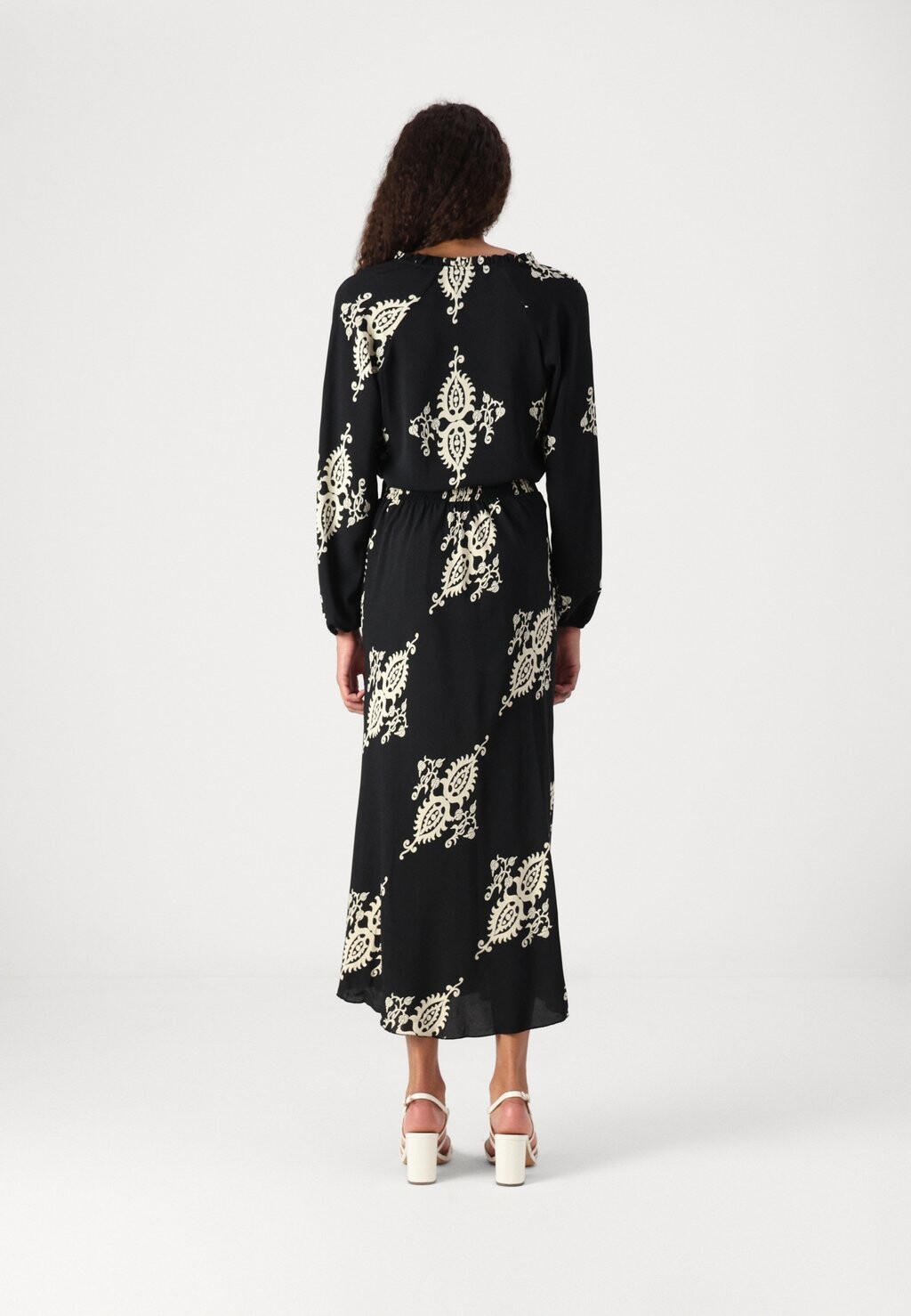 

Юбка макси VMQUE LONG SKIRT Vero Moda, черный