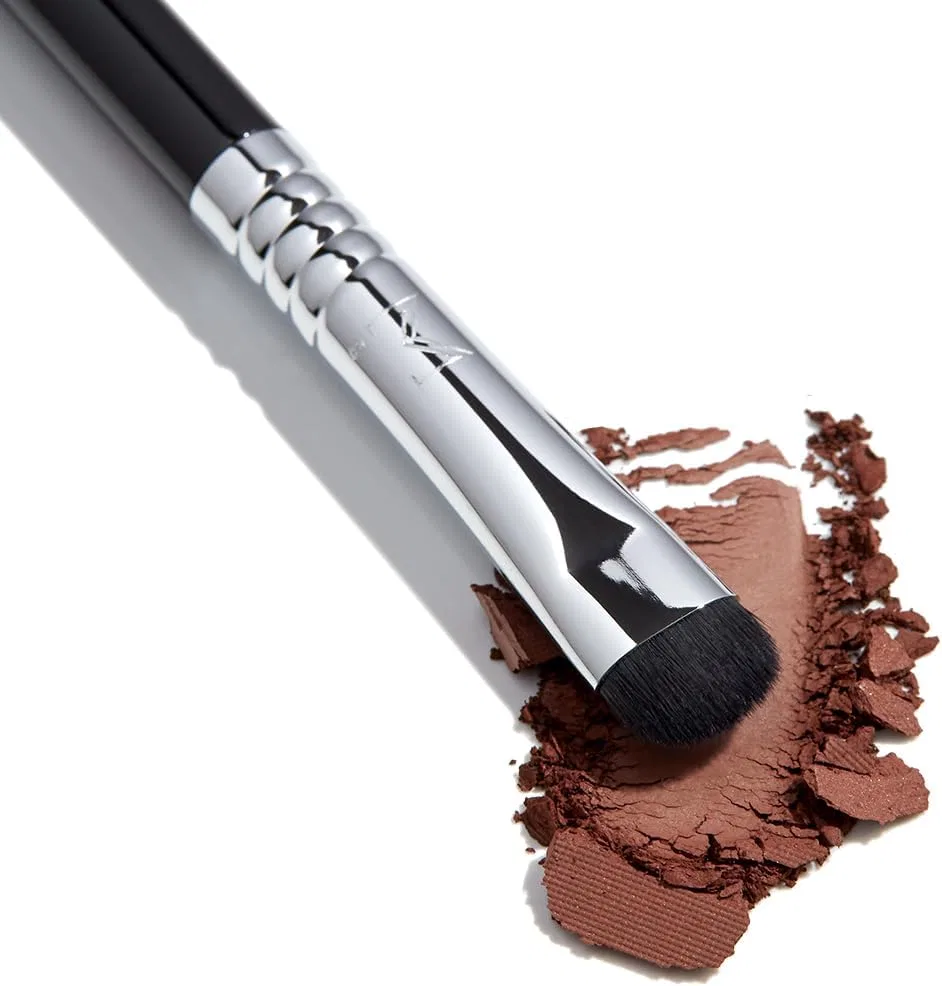 Кисть для теней Sigma Beauty E20 Short Shader, 1 шт, 6.5 дюймов, черный — фото 4