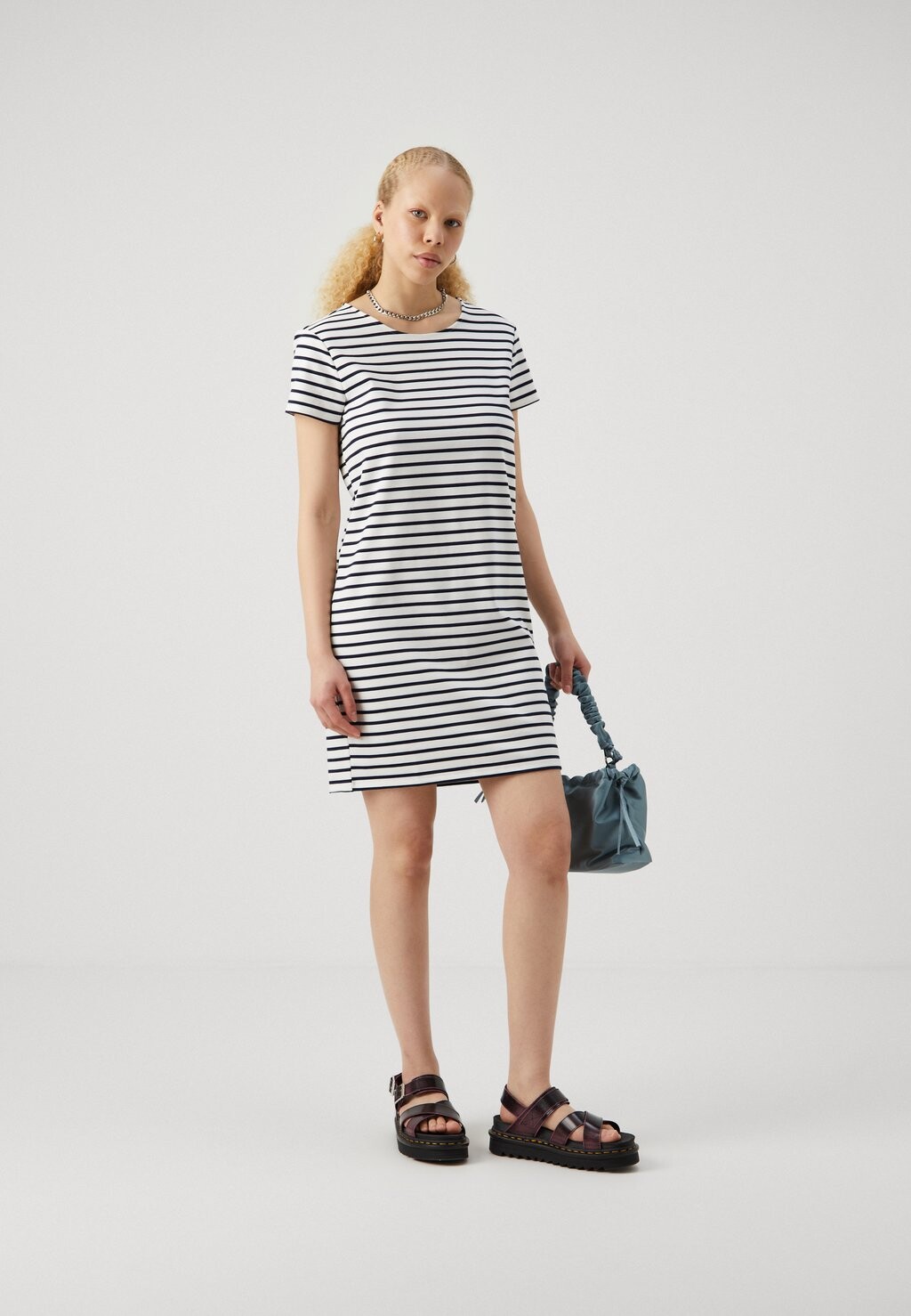 

Легкое платье ABBY SHORT ZIP Vero Moda, белый