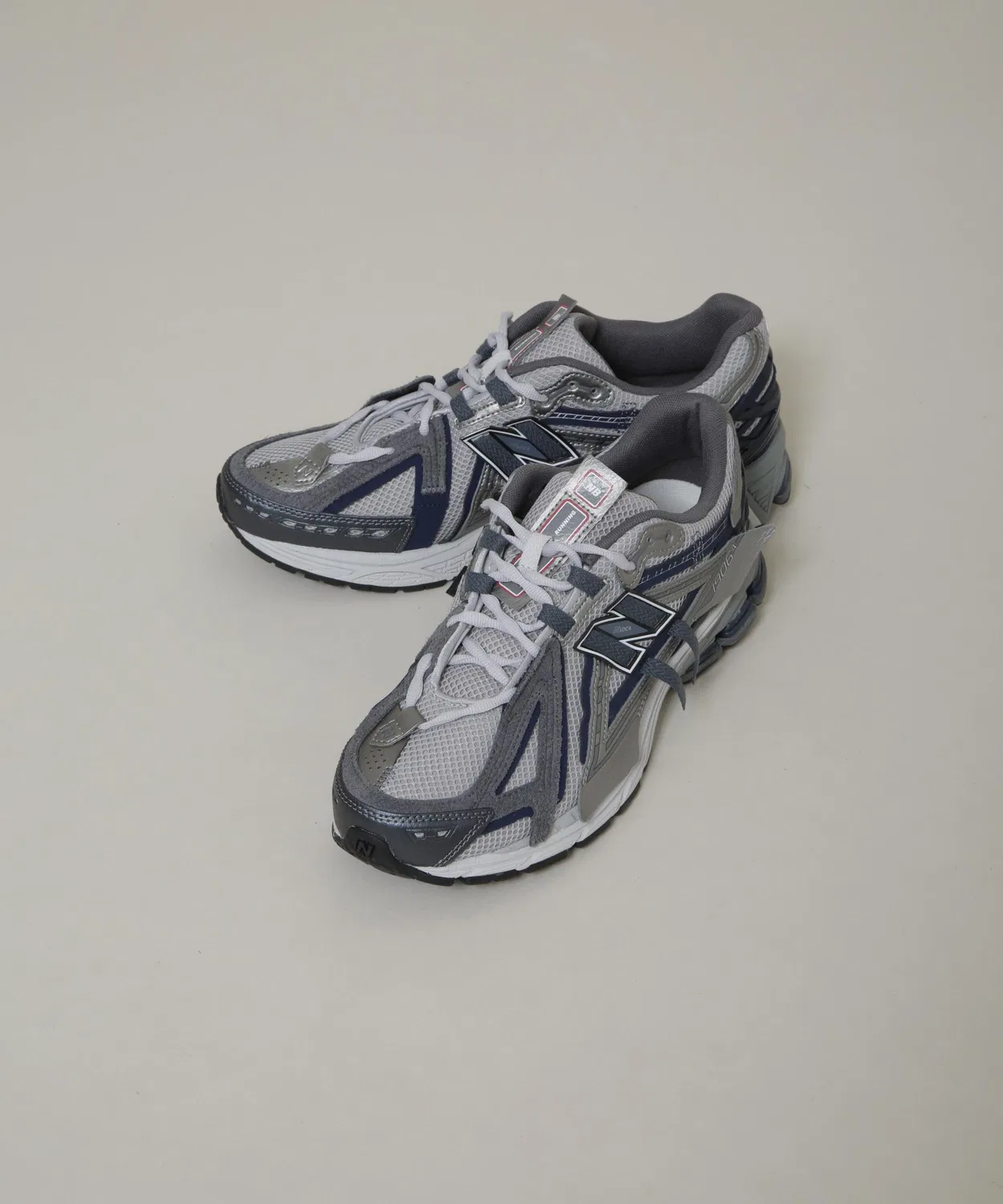 Мужские кроссовки New Balance 1906A серые