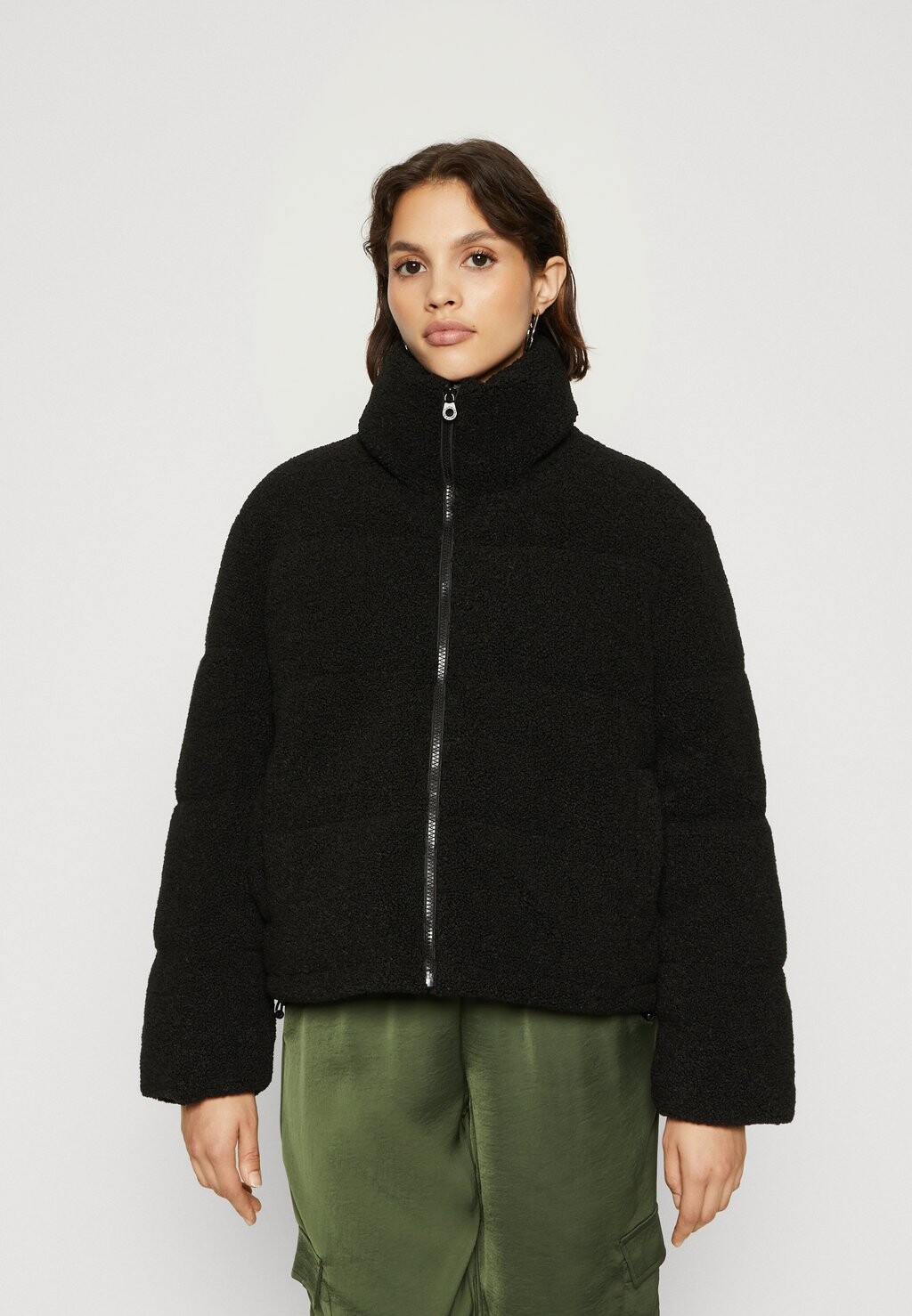 

Куртка ONLY Petite ПУФЕР ONLDOLLY HIGHNECK, черный