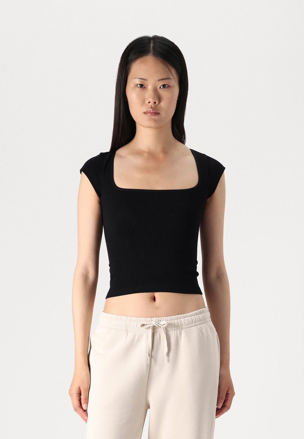 

Топ ORLA SQUARE NECK BDG Urban Outfitters, черный